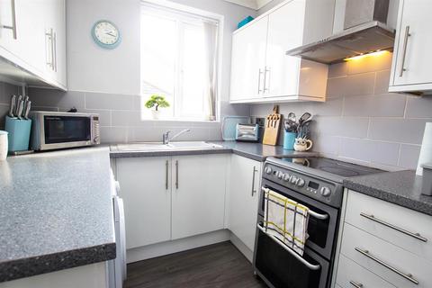 66 Lyndhurst Road, Darwen, BB3 1HX