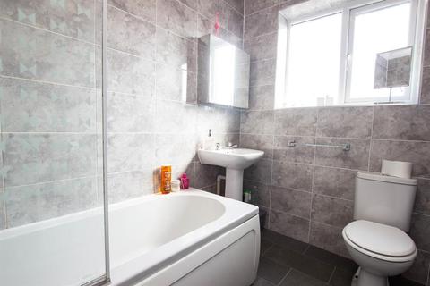 66 Lyndhurst Road, Darwen, BB3 1HX