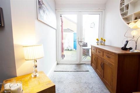 66 Lyndhurst Road, Darwen, BB3 1HX
