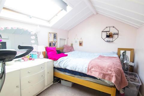 66 Lyndhurst Road, Darwen, BB3 1HX