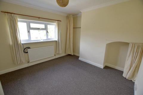 2 bedroom flat to rent, West Close, Walton, Stone, ST15