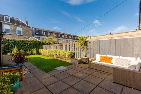 46 Summerside Place, Edinburgh, EH6 4NY