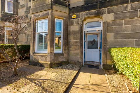46 Summerside Place, Edinburgh, EH6 4NY