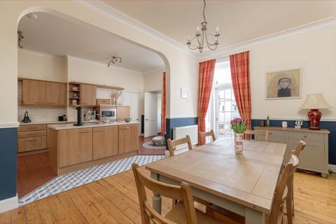 46 Summerside Place, Edinburgh, EH6 4NY