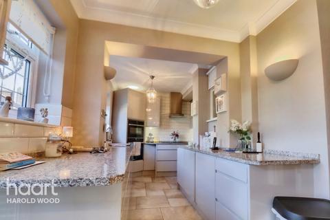 92 Priory Road, Romford, RM3 9AP
