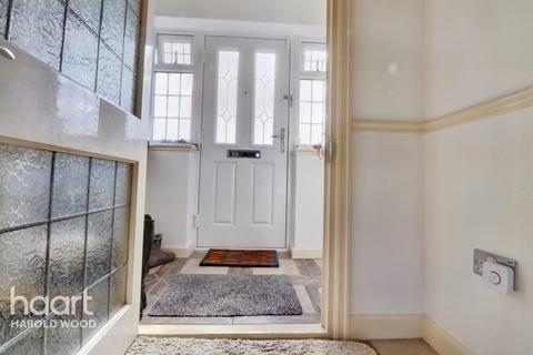 92 Priory Road, Romford, RM3 9AP