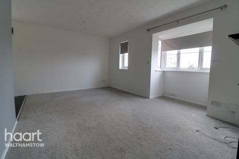 27 Redwood Gardens, London, E4 7NZ