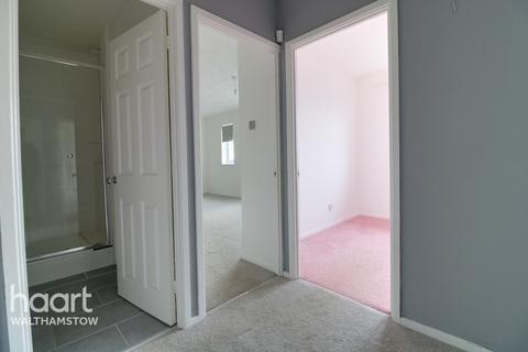 27 Redwood Gardens, London, E4 7NZ