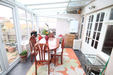 10 Langley Road, Isleworth, TW7 5AH