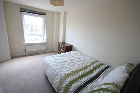 2 bedroom flat to rent, Cypress Point, Leeds