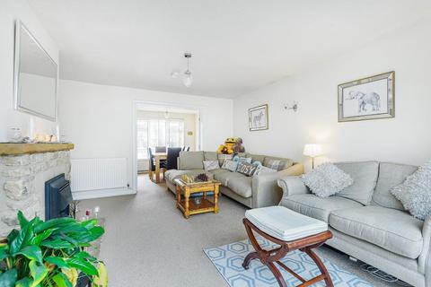 6 Evenlode Close, North Leigh, Witney, OX29 6SE