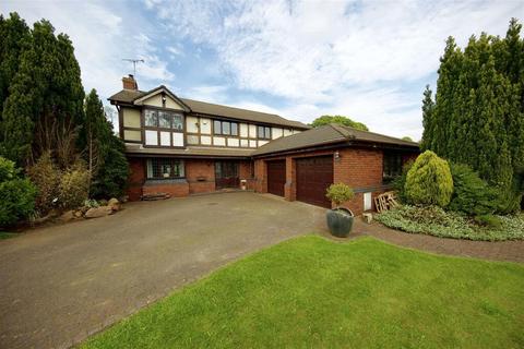 9 Braewood Close, Bury, BL9 7PG