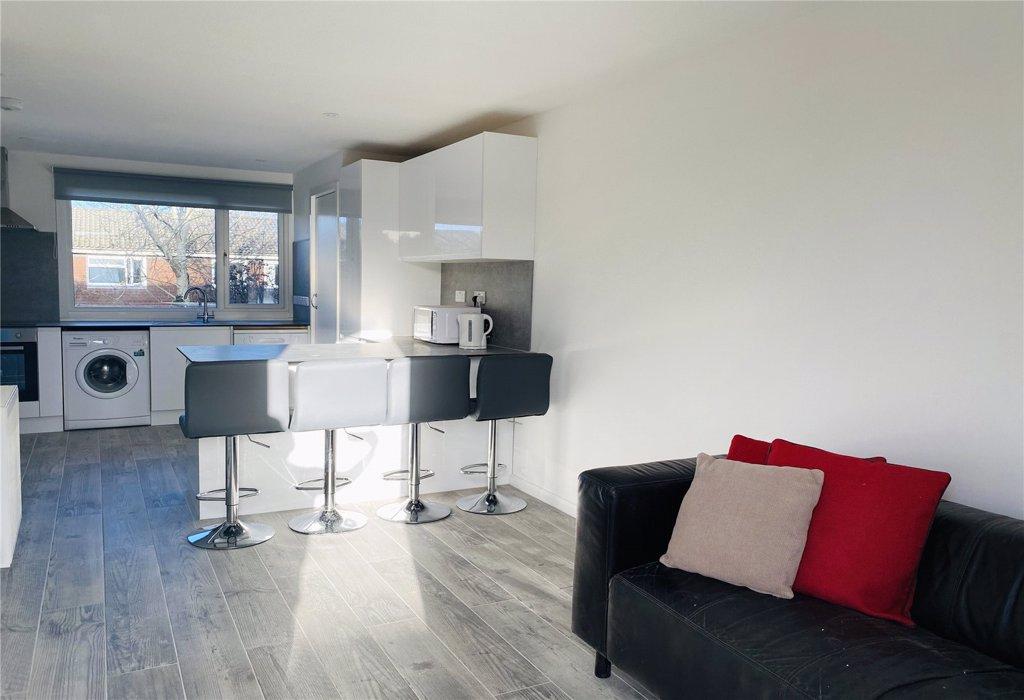 Rye Close, Guildford, Surrey 4 bed terraced house £1,900 pcm (£438 pw)