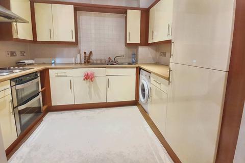 2 bedroom flat for sale, The Gateway, Watford WD18