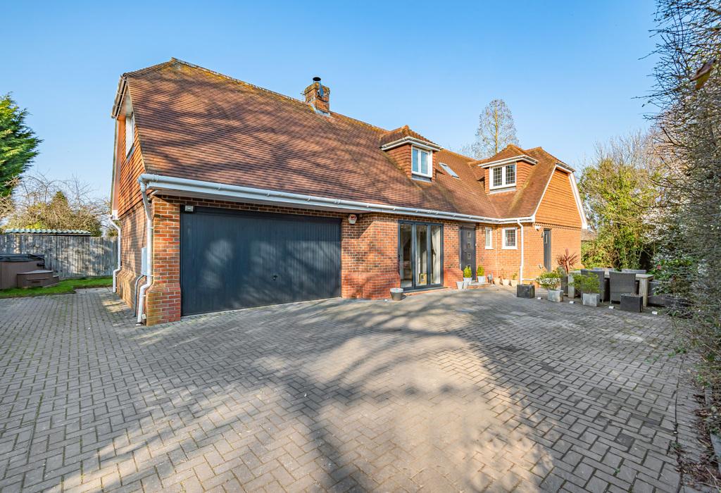 Mill Lane, Partridge Green, West Sussex 3 bed chalet £900,000