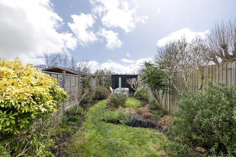Flat B, 84 Richmond Road, Thornton Heath, CR7 7QD