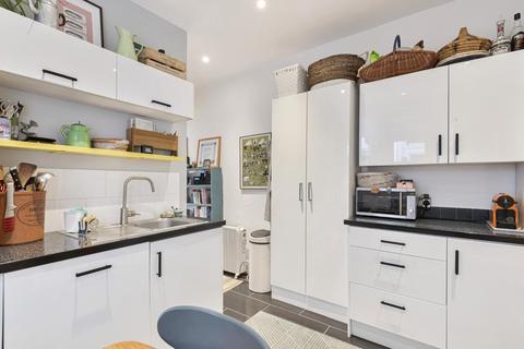 Flat B, 84 Richmond Road, Thornton Heath, CR7 7QD