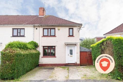 3 bedroom semi-detached house to rent, Lydney Road, Southmead