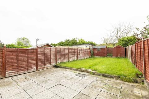 3 bedroom semi-detached house to rent, Lydney Road, Southmead