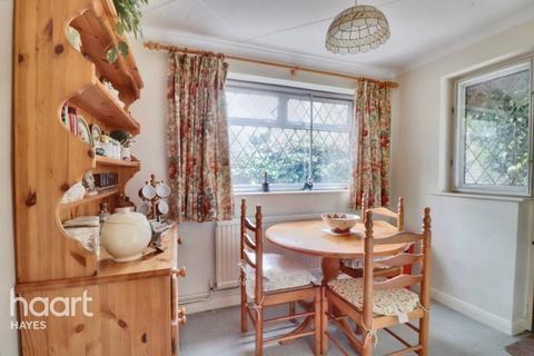 40 Queens Road, Hayes, UB3 2RY