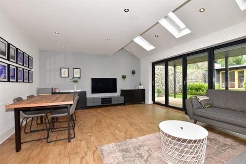 4 bedroom end of terrace house for sale, Romney Road, Allington, Maidstone, Kent