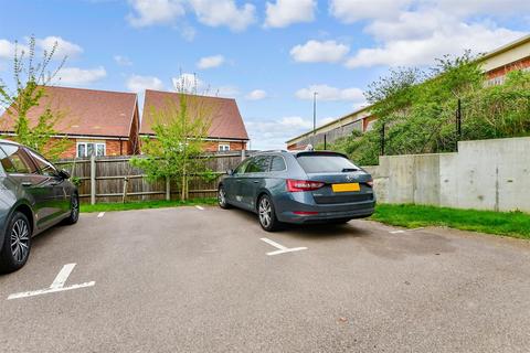 4 bedroom end of terrace house for sale, Romney Road, Allington, Maidstone, Kent