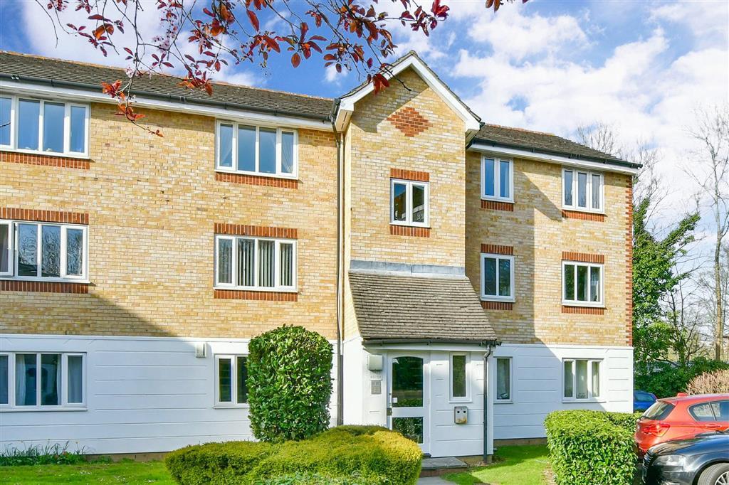 Chipstead Close, Sutton, Surrey 2 bed flat £260,000