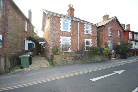 3 bedroom semi-detached house to rent, Guildford Park Road, Guildford, Surrey, UK, GU2