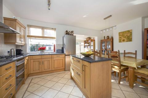 38 Cambridge Road, New Malden, KT3 3QG
