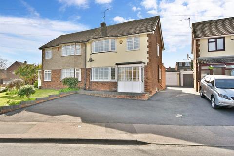 27 Benenden Road, Wainscott, Rochester, ME2 4NX
