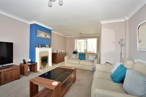 27 Benenden Road, Wainscott, Rochester, ME2 4NX