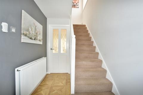 27 Benenden Road, Wainscott, Rochester, ME2 4NX