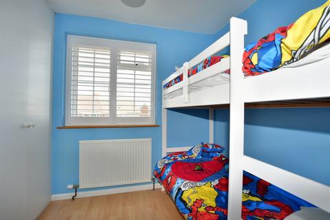 27 Benenden Road, Wainscott, Rochester, ME2 4NX
