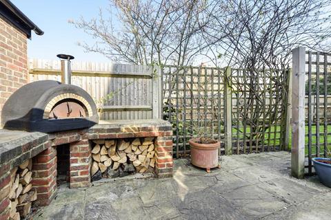 24 Copse Road, Cobham, KT11 2TW