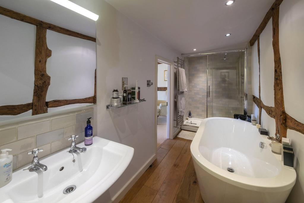 En-Suite Bathroom