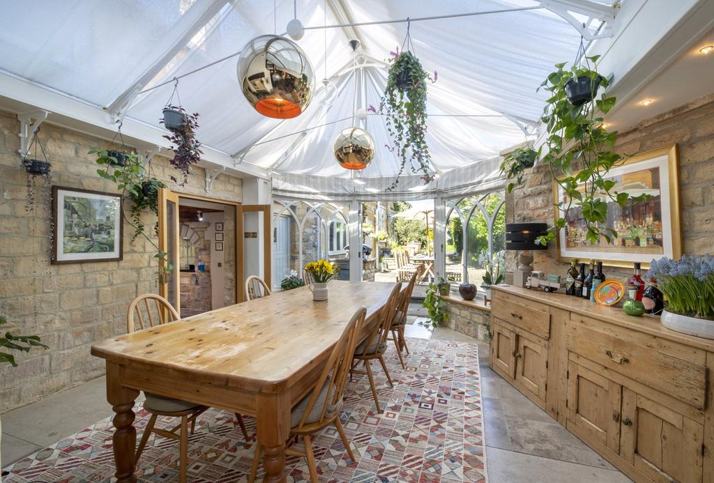 Conservatory/Dining