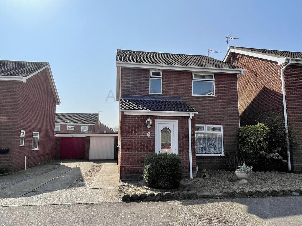 Elmdale Drive, Carlton Colville... 3 bed detached house £270,000