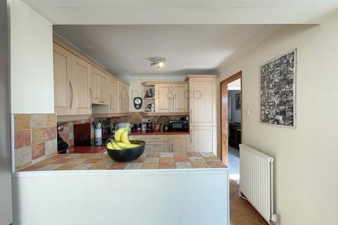 69 Elmdale Drive, Carlton Colville, Lowestoft, NR33 8DQ