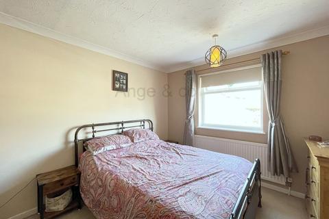 69 Elmdale Drive, Carlton Colville, Lowestoft, NR33 8DQ