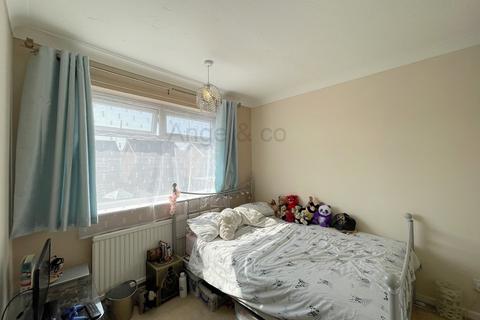 69 Elmdale Drive, Carlton Colville, Lowestoft, NR33 8DQ
