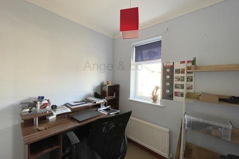 69 Elmdale Drive, Carlton Colville, Lowestoft, NR33 8DQ