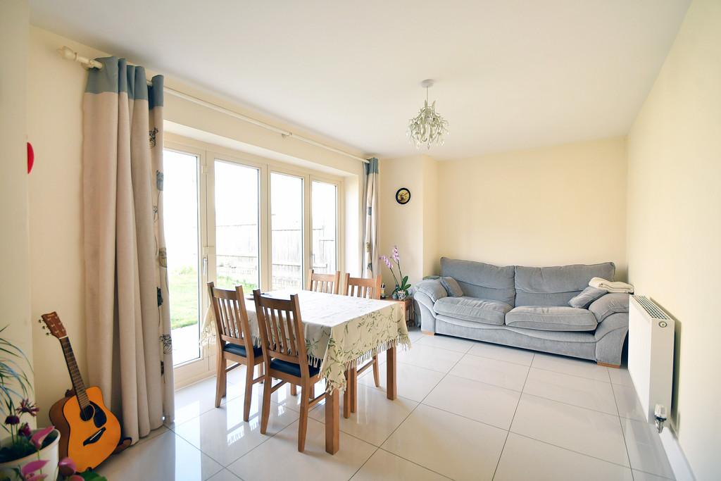 Kitchen/dining/family room