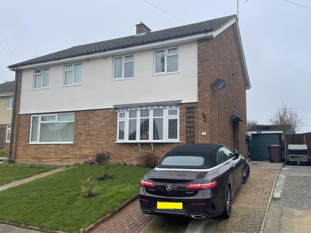 Coral Drive, Ipswich 3 bed semidetached house £265,000