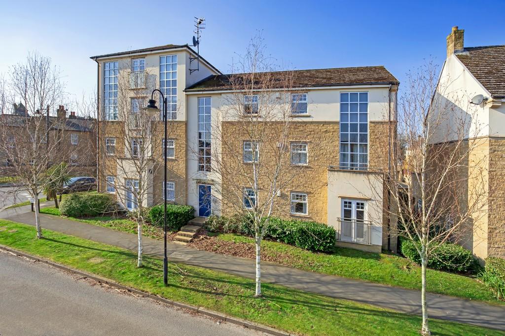 Kingsdale Drive, Menston 2 bed flat £160,000