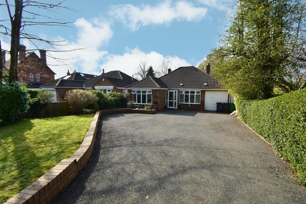 Earlswood Common, Earlswood 3 bed detached bungalow for sale £600,000