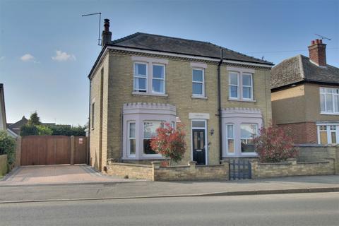 4 bedroom detached house for sale, London Road, Chatteris