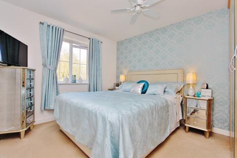 2 Eusden Close, Tamworth, B79 8DZ