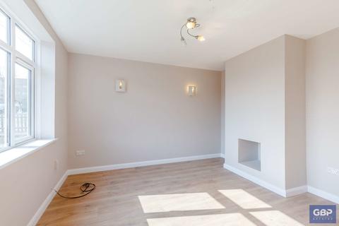 8 Barnstaple Road, Romford, RM3 7SS