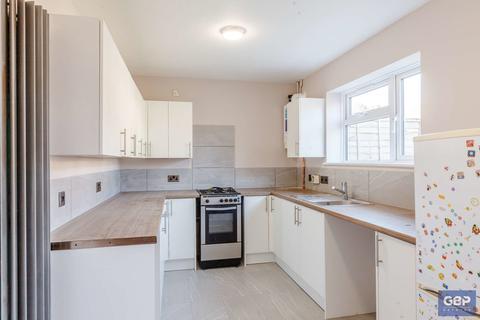 8 Barnstaple Road, Romford, RM3 7SS
