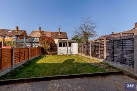 8 Barnstaple Road, Romford, RM3 7SS